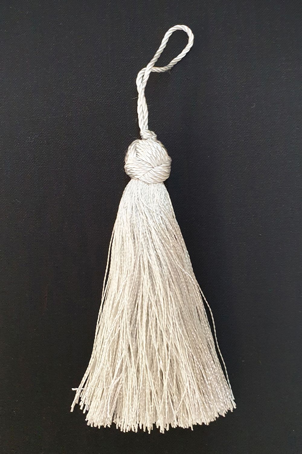 Tassel with large knot silver