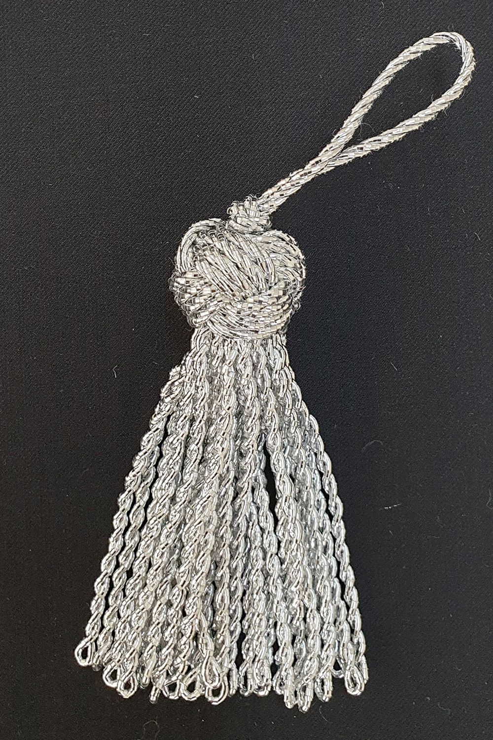 Tassel with large knot lurex silver