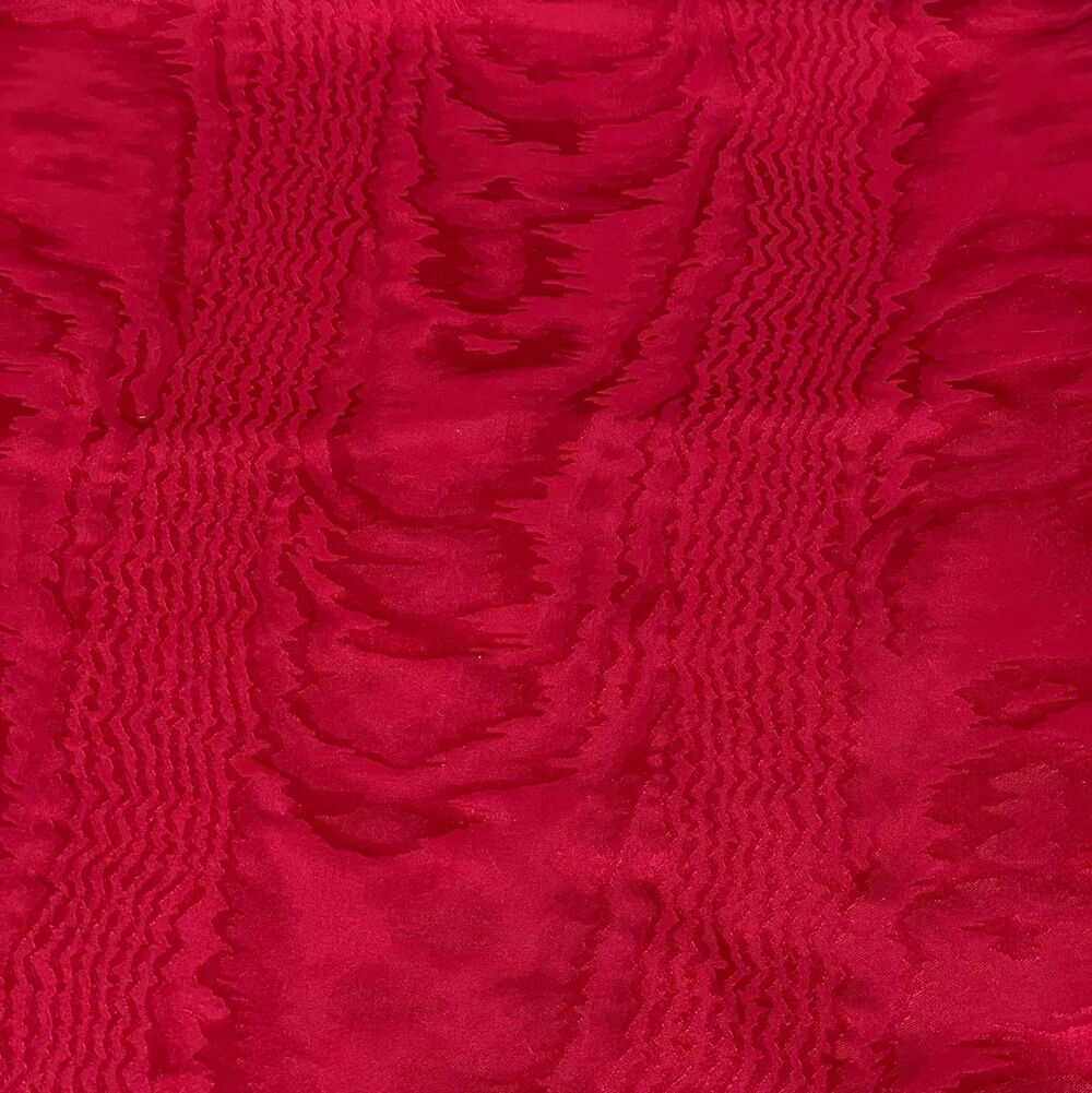Moire for temple vestments red (wide wave) Moire for temple vestments red (wide wave)