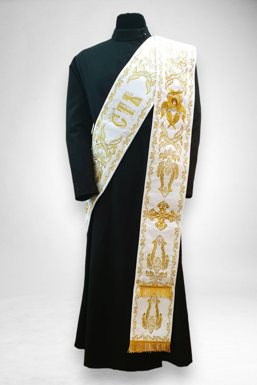 Double orarion with embroidery on white velvet