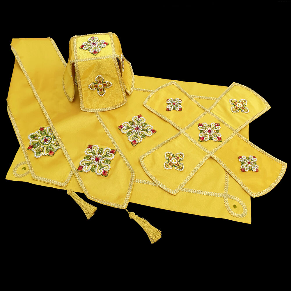 Embroidered set of veils and aer Embroidered set of veils and aer