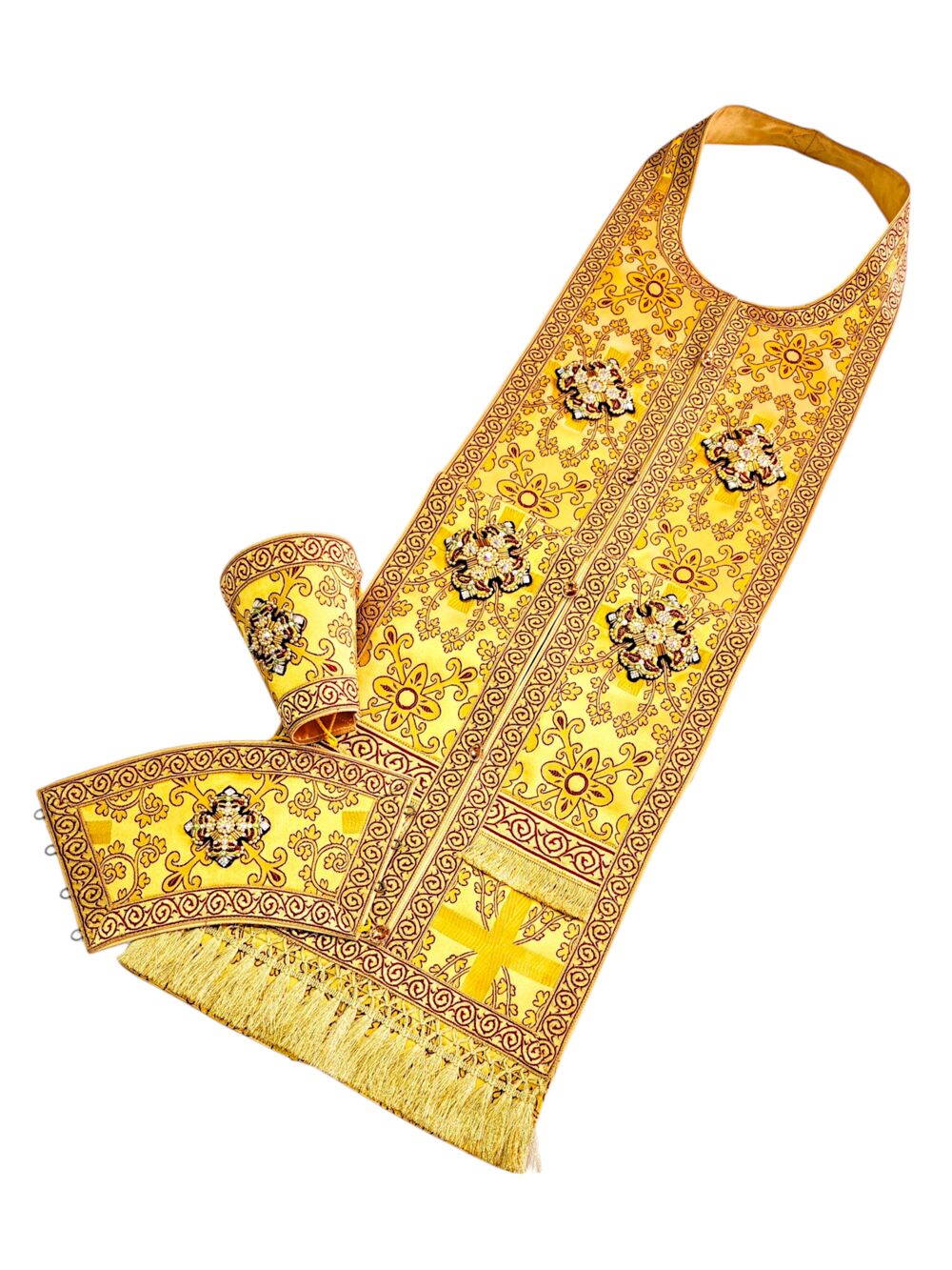 Готовое облачение иерея расшитое камнями Swarovski, размер 52–54, рост 176–182 см