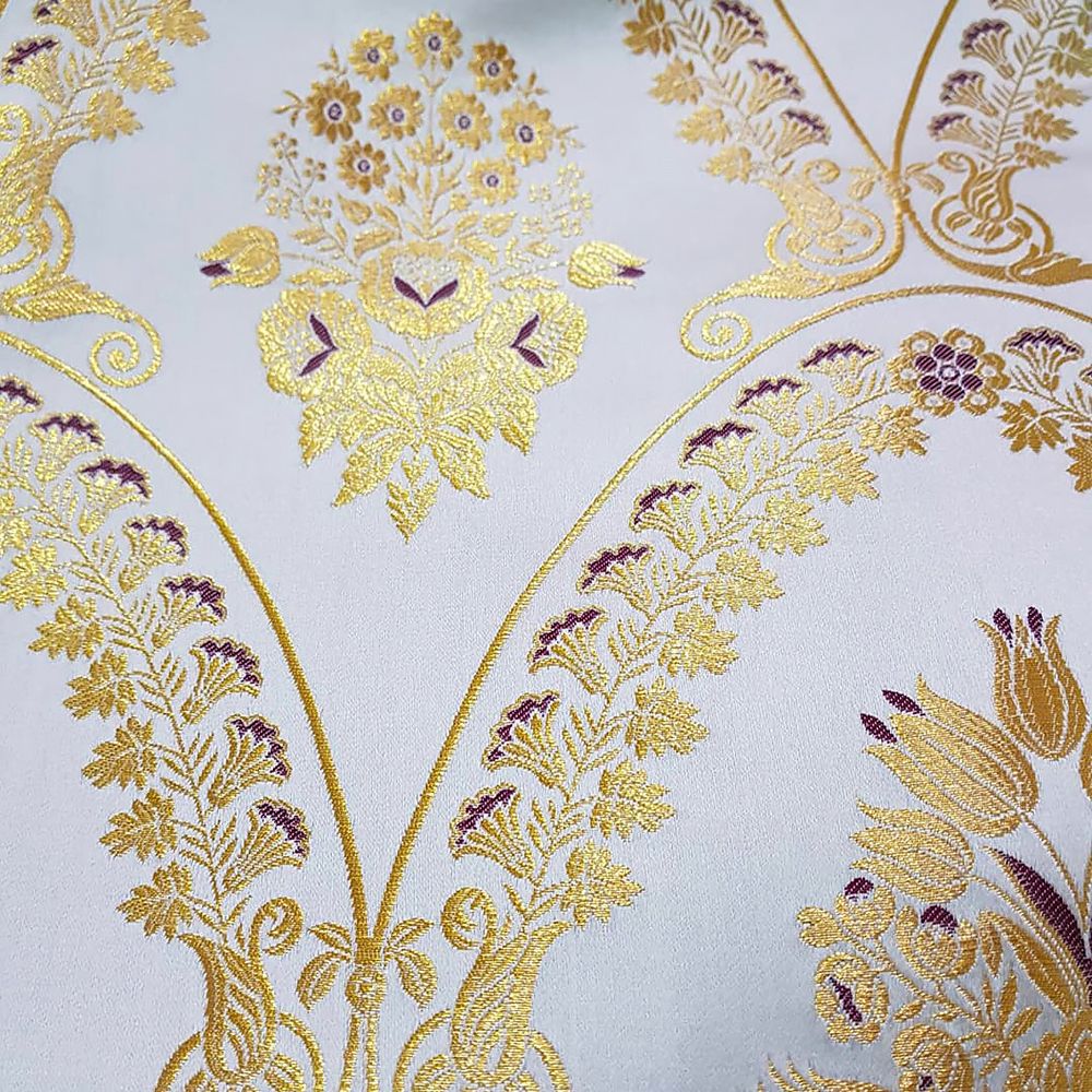 Greek Brocade white burgundy outline (Wildflowers)