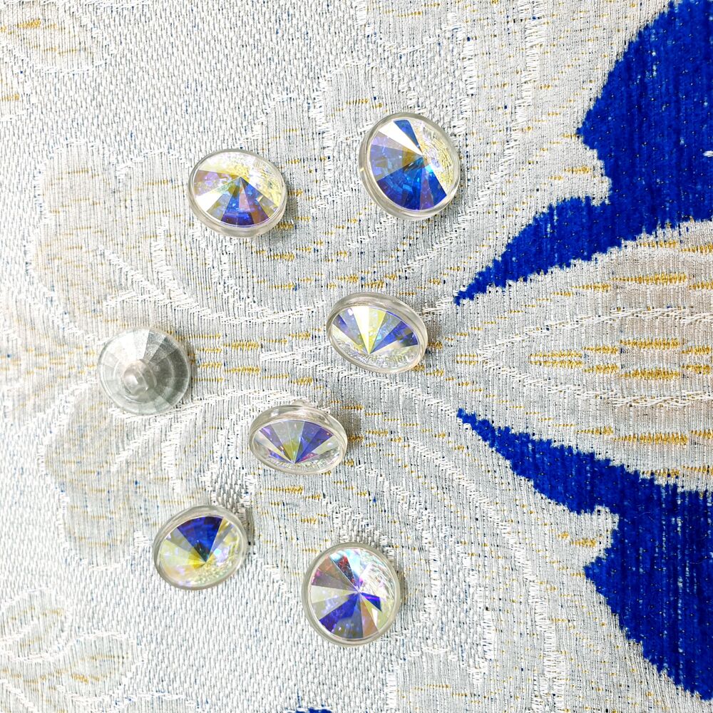 Ґудзики Swarovski з райдужним відливом купити