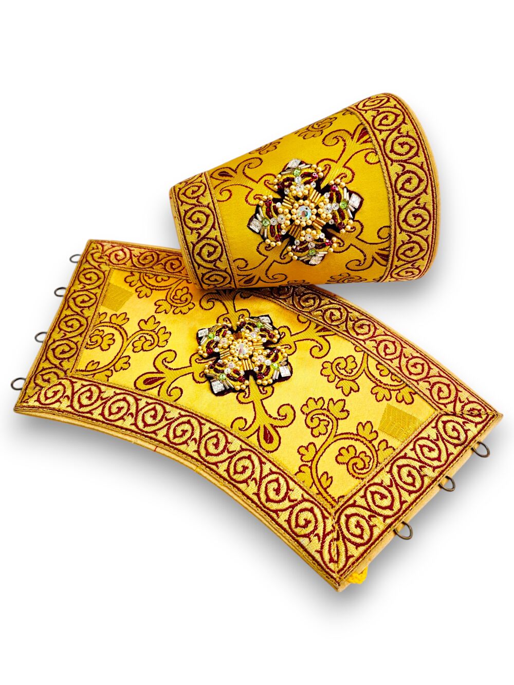 Готовое облачение иерея расшитое камнями Swarovski, размер 52–54, рост 176–182 см
