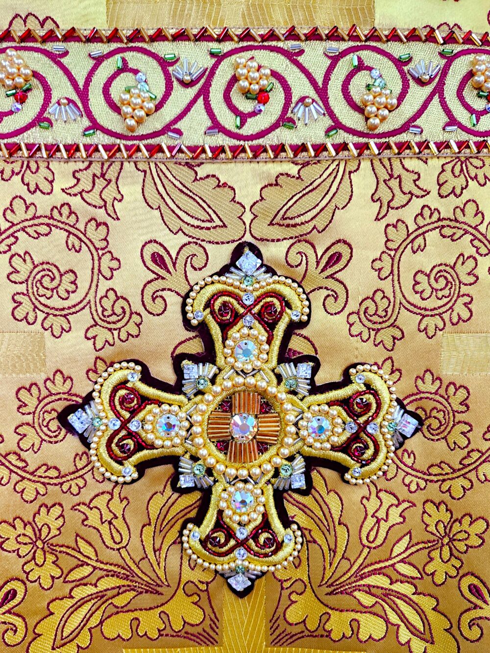 Готовое облачение иерея расшитое камнями Swarovski, размер 52–54, рост 176–182 см богослужебные облачения