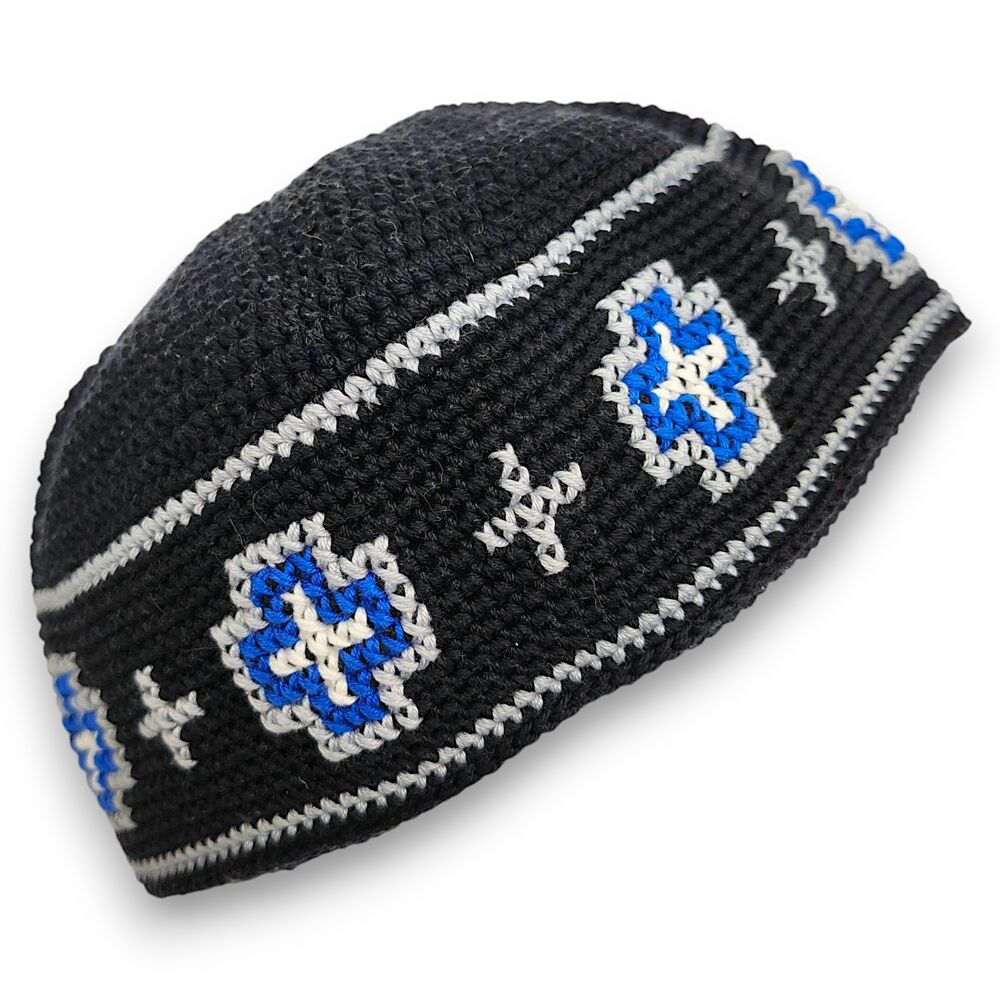 Knitted skullcap for a priest