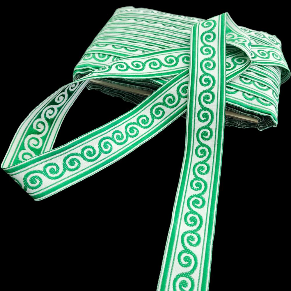 Woven braid for summer attire