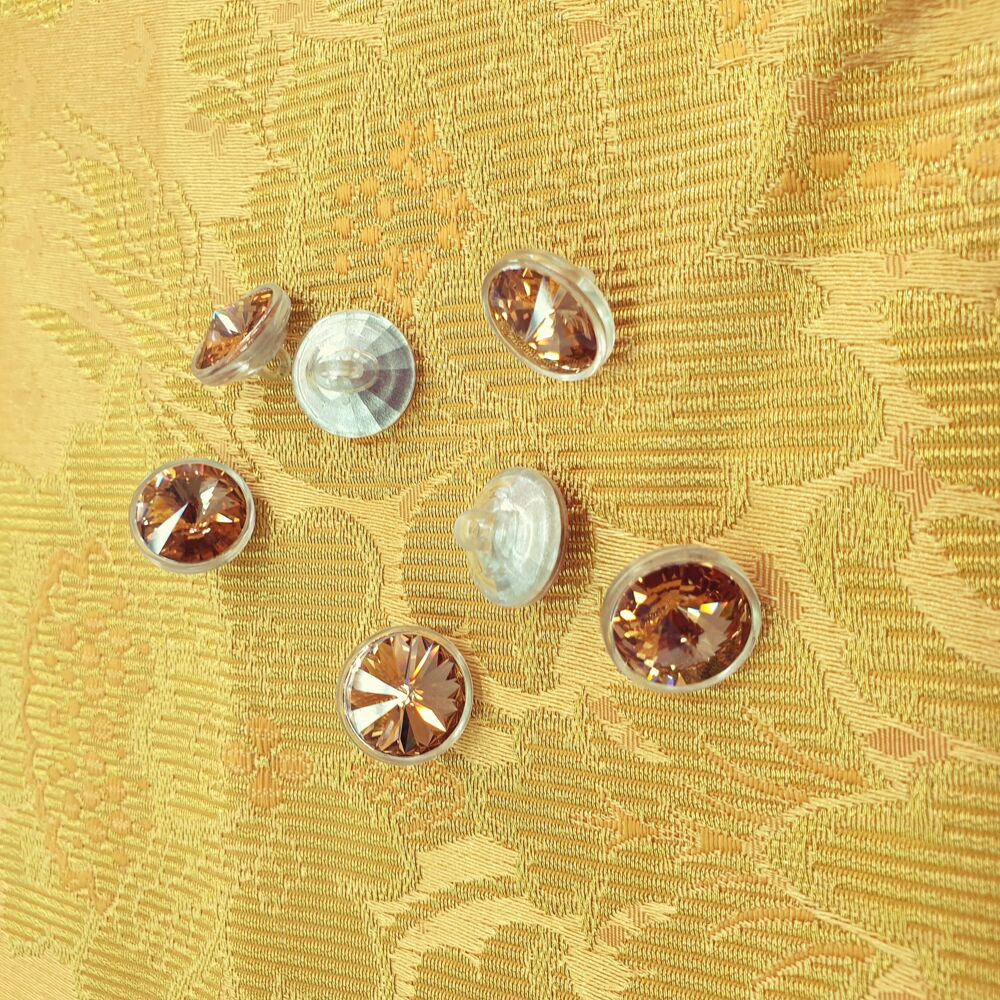 Жовті ґудзики Swarovski для церковних облачень купити