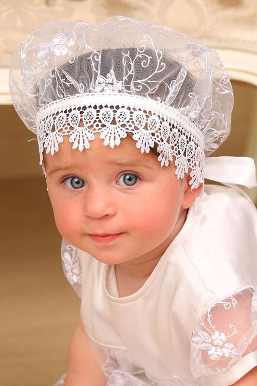 Beret (Evangeline) from a lace fabric