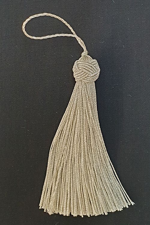 Twisted thread tassel silver