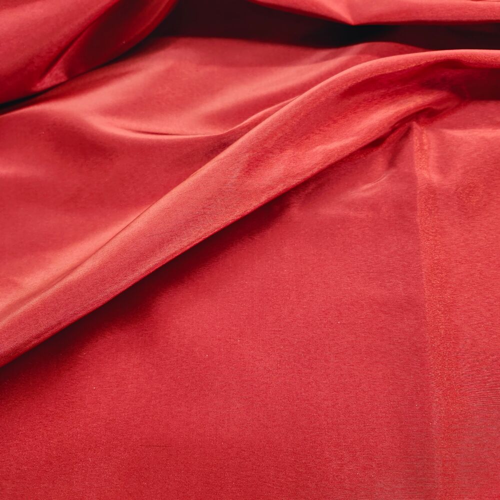 Парча для вышивки красная Парча для вышивки красная