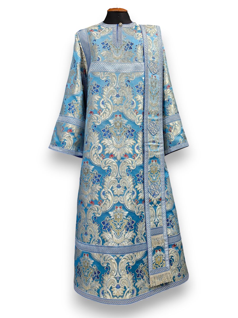 Стихар диякона з орарем і поручами Стихар диякона з орарем і поручами