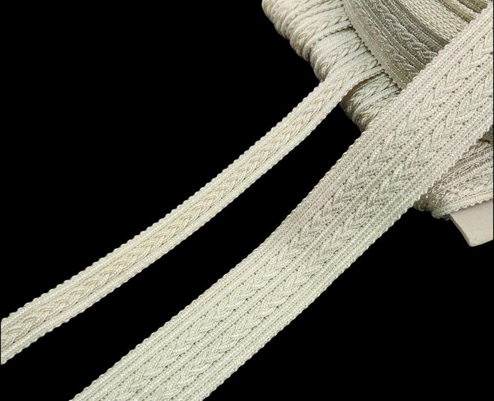 Плетений галун «Косичка срібна» Плетений галун «Косичка срібна»